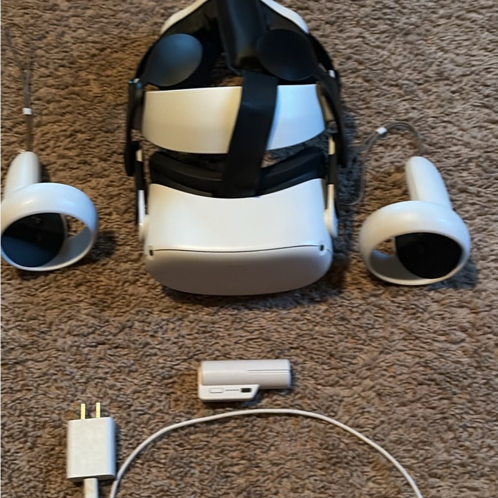 Advanced VR Headset with Controllers - White and Black